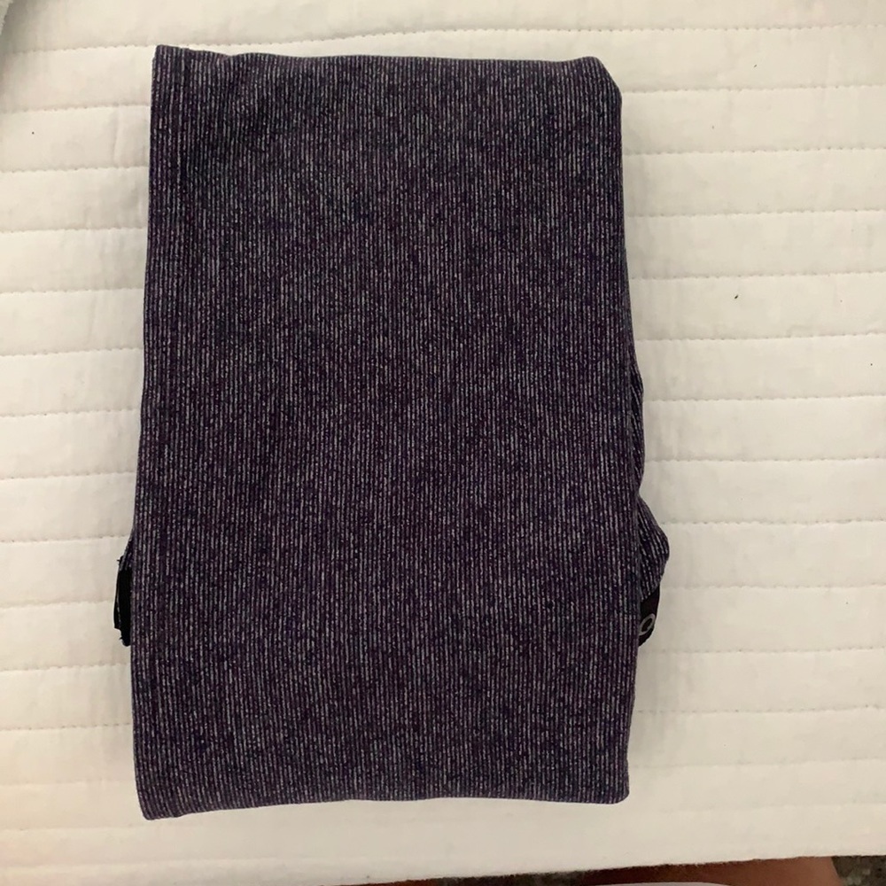 Lulu Lemon Vinyasa Scarf never worn
